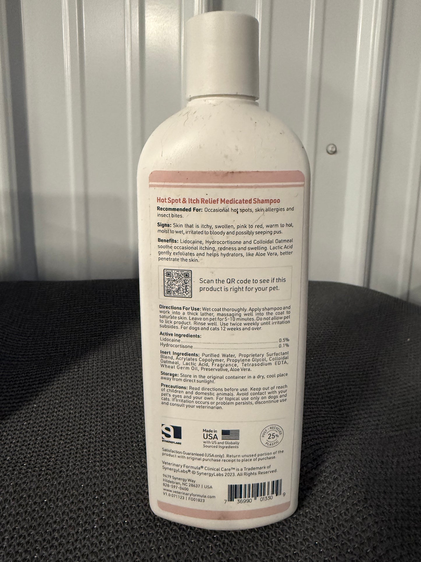 Veterinary Formula Clinical Care Hot Spot & Itch Relief Medicated Shampoo for Dogs and Cats 16oz – Helps Alleviate Sensitive Skin, Scratching, and Licking of Coat