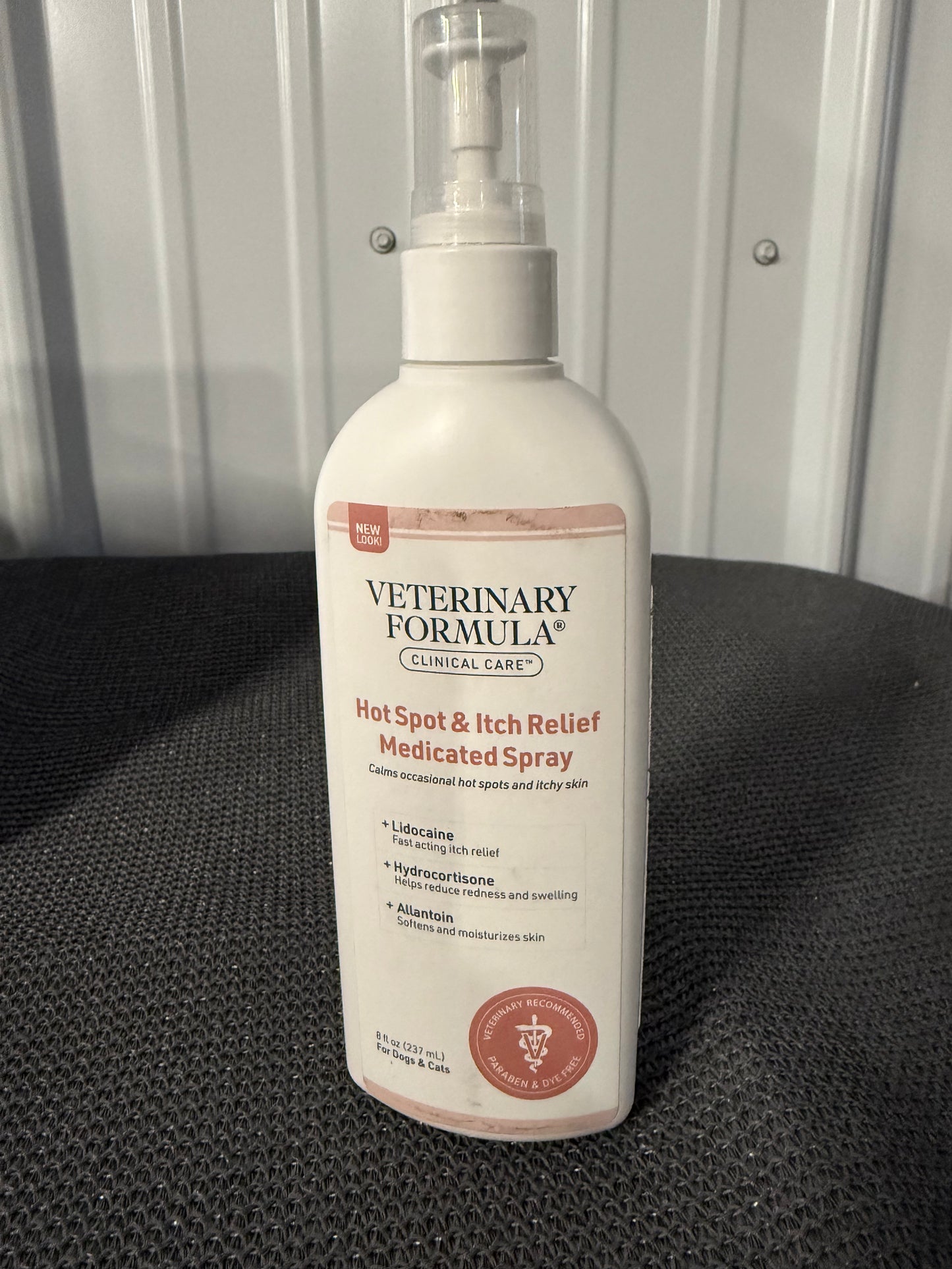 Veterinary Formula Clinical Care Hot Spot & Itch Relief Medicated Spray, 8oz – Easy to Use Spray for Dogs & Cats – Helps Alleviate Sensitive Skin, Scratching, and Licking of Coat