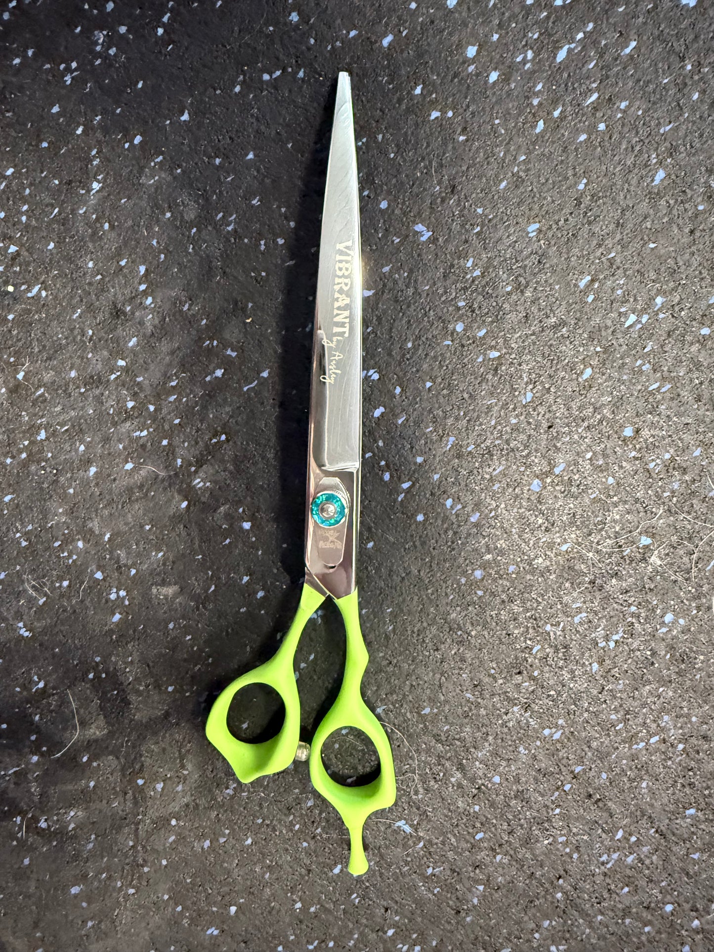 Foxy Roxy 8.5β Vibrant by Ashley Curved Grooming Shears