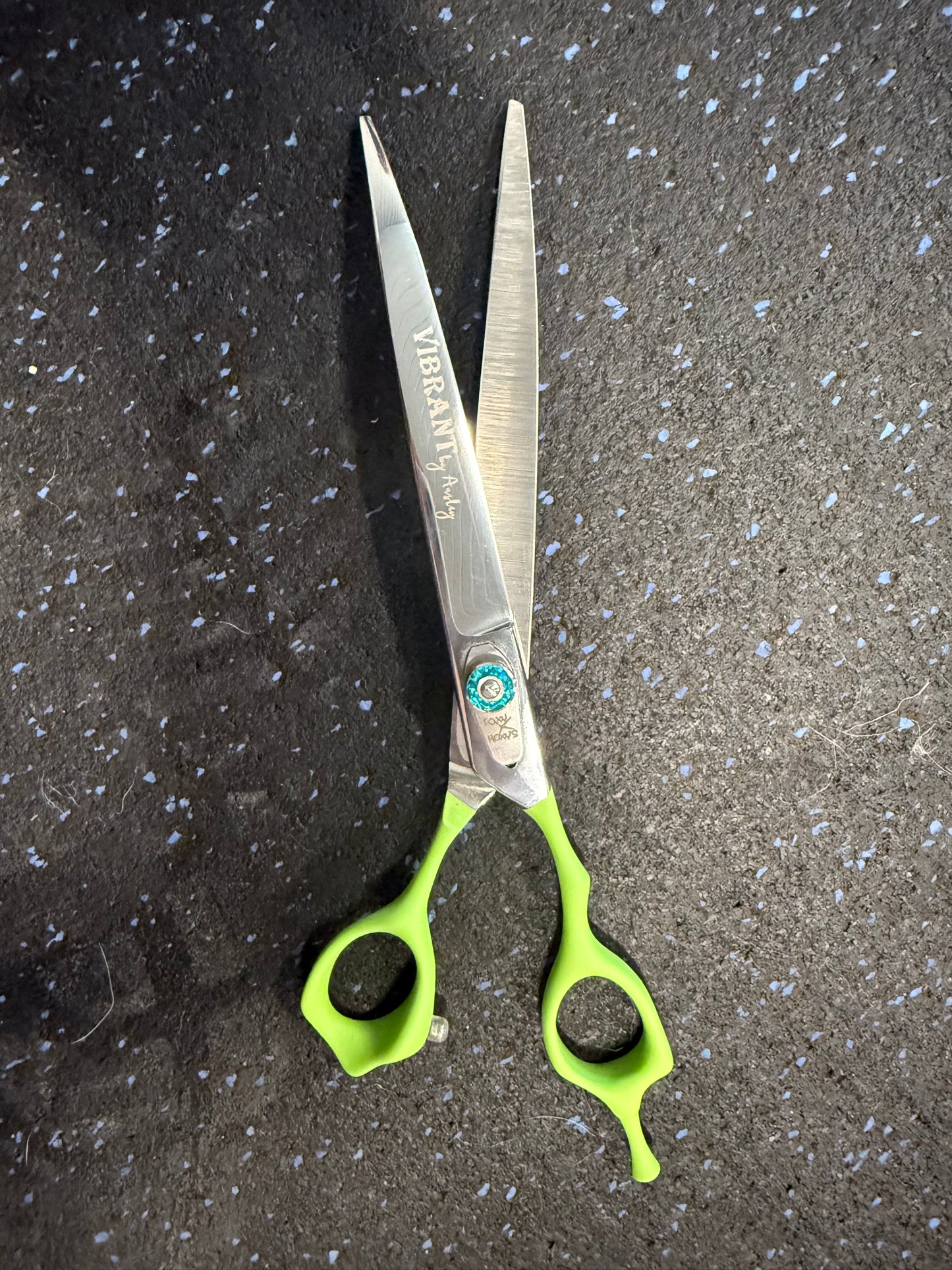 Foxy Roxy 8.5β Vibrant by Ashley Curved Grooming Shears