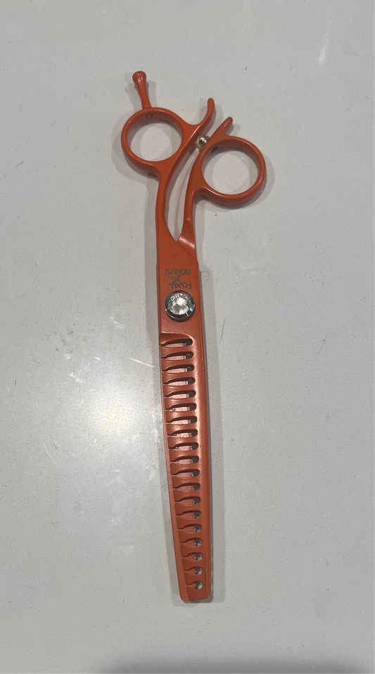 Foxy Roxy 7” Denzel  by Cat Chunker Shears