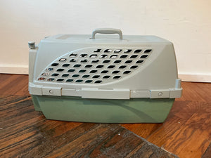 N2N Small Plastic Pet Carrier 23”x14” Indiana Pet Supply