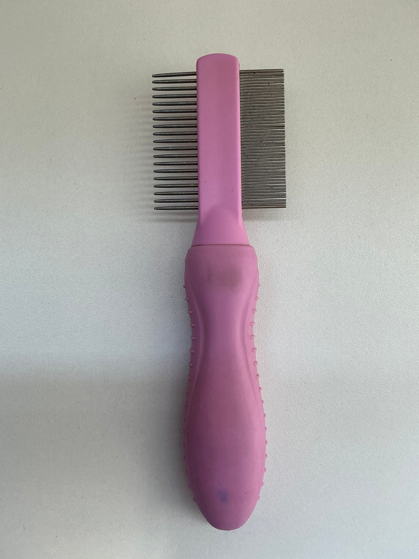 Preowned Pink Double-Sided Flea Comb – Gentle Grooming Tool for Dogs & Cats