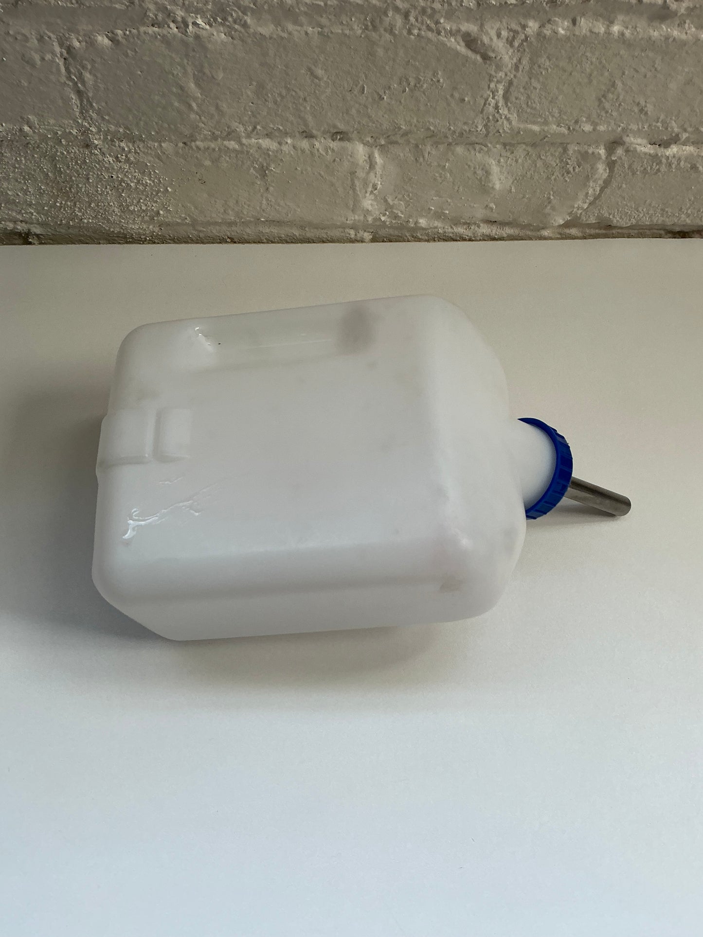 1/2 Gallon No-Drip Water Bottle/Feeder
