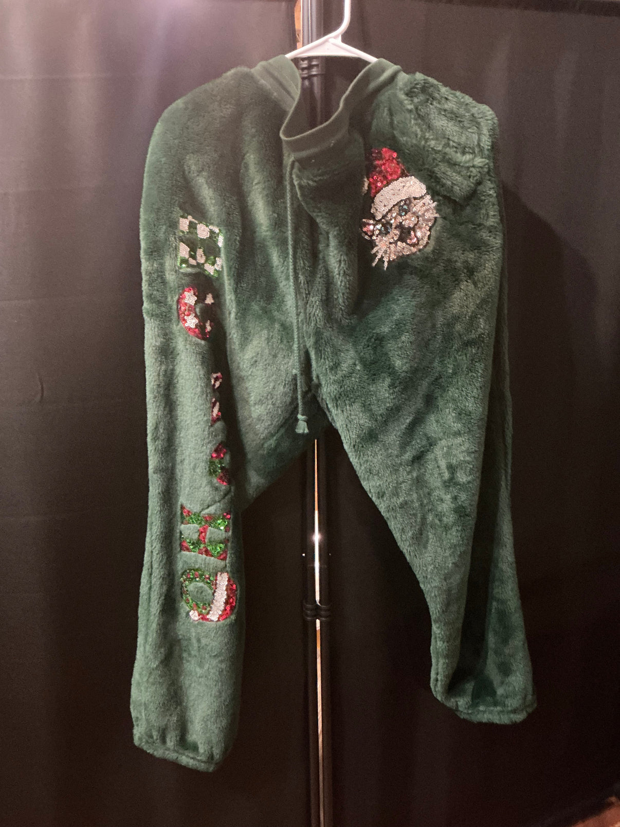 Fuzzy XL "HO HO HO" Cat Christmas Pajama Pants
- XL- Green Indiana Pet Supply