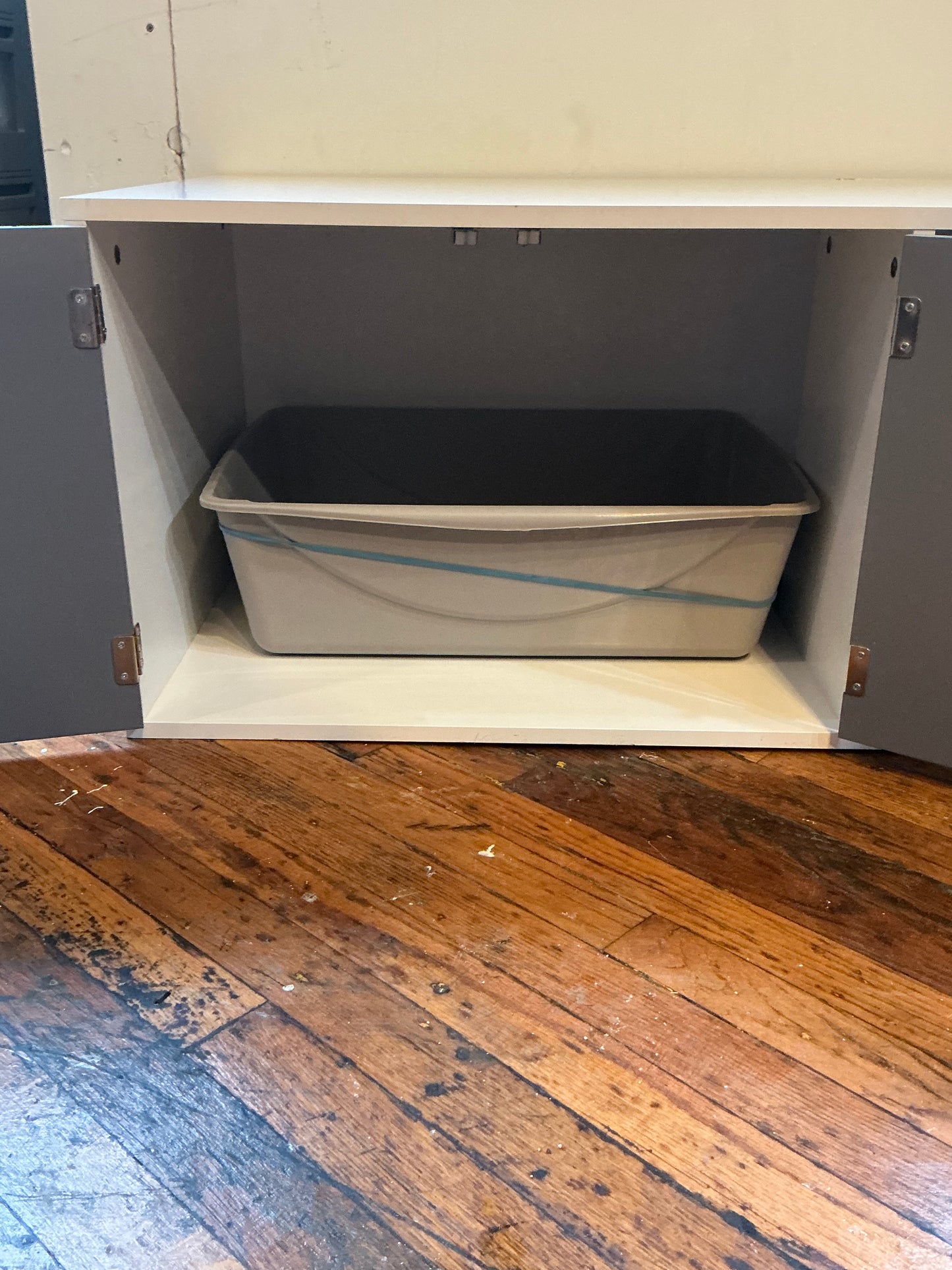 White Wooden Hidden Litter Box Cabinet with Scratcher and Grey Doors