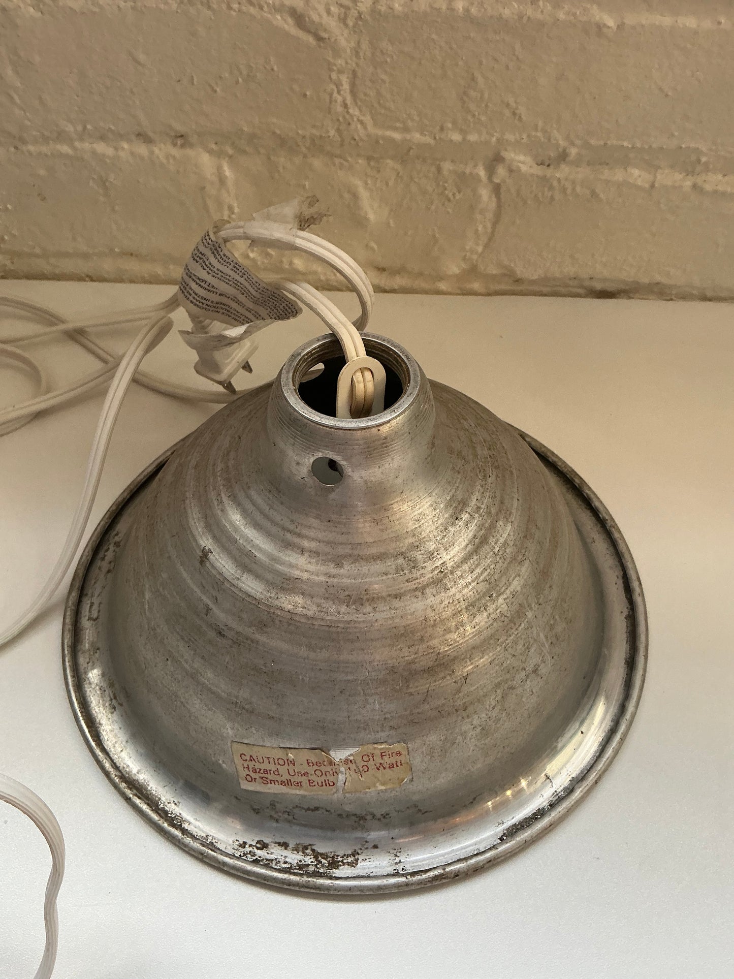 9” Reptile Light Fixture 120v, 60Hz