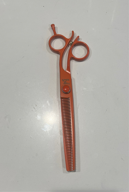 Foxy Roxy 7” Feather by Cat Thinners Shears