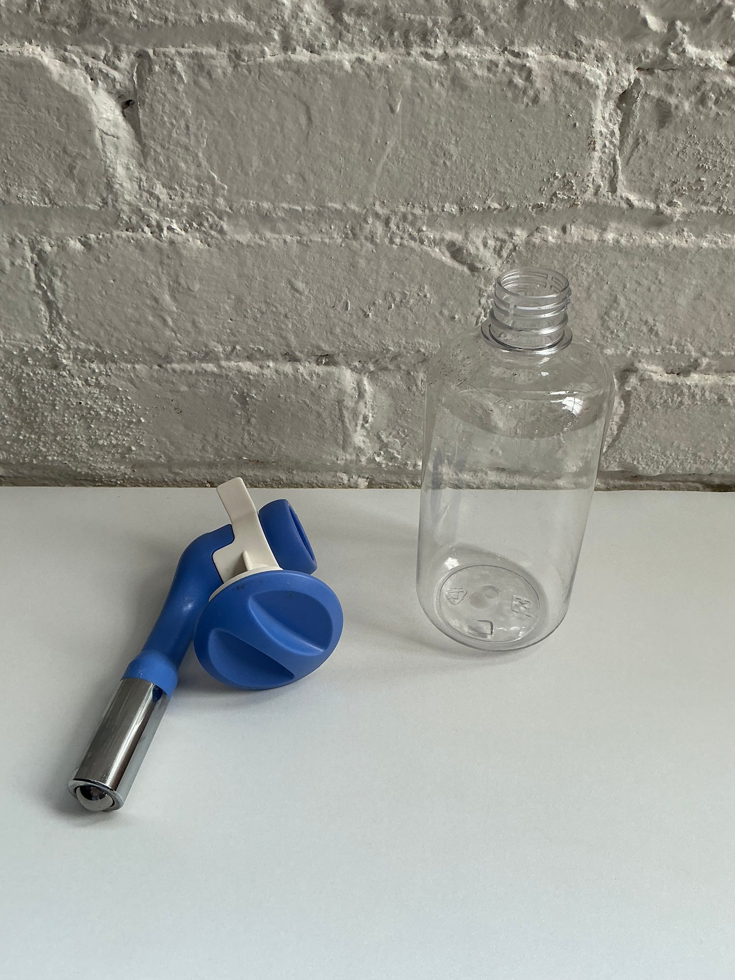 Choco Nose Patented Large No-Drip Water Bottle/ Feeder