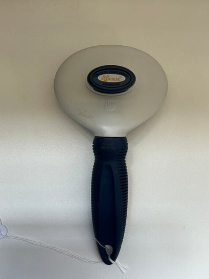 Spetacular! Self Cleaning Pet Brush