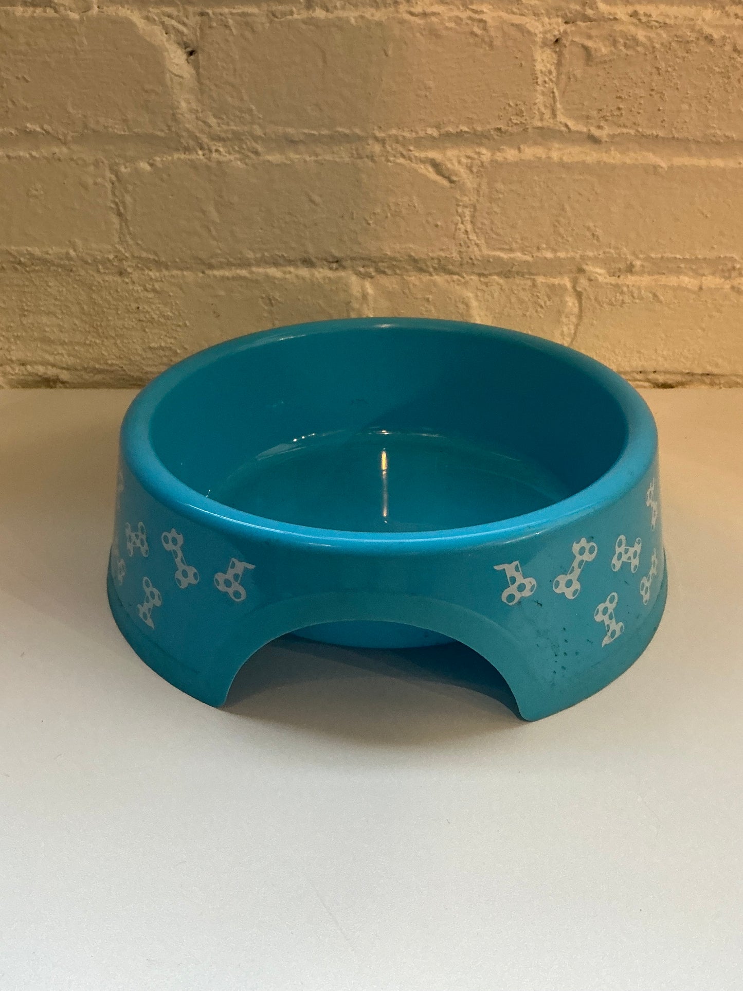 Blue w/ White Paw Prints Plastic Food/Water Bowl 2qt