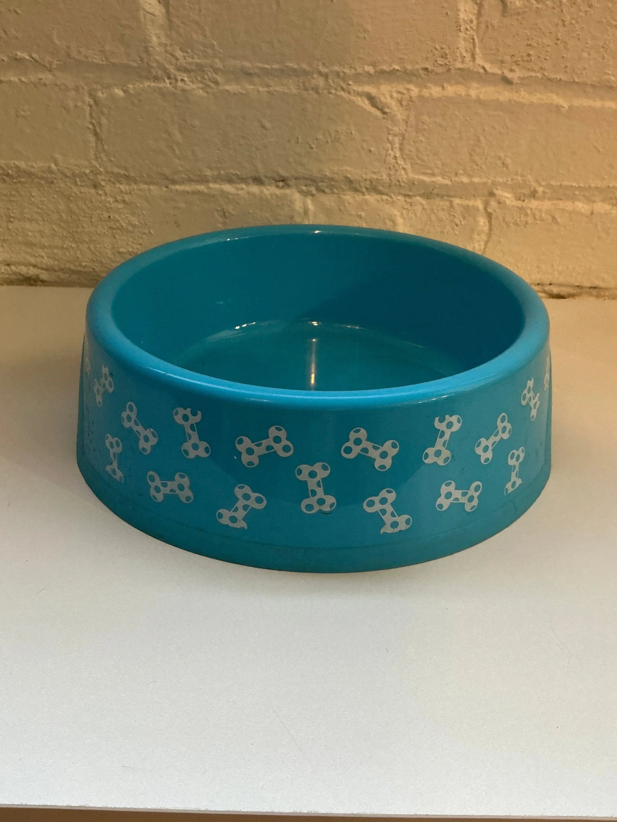 Blue w/ White Paw Prints Plastic Food/Water Bowl 2qt Indiana Pet Supply