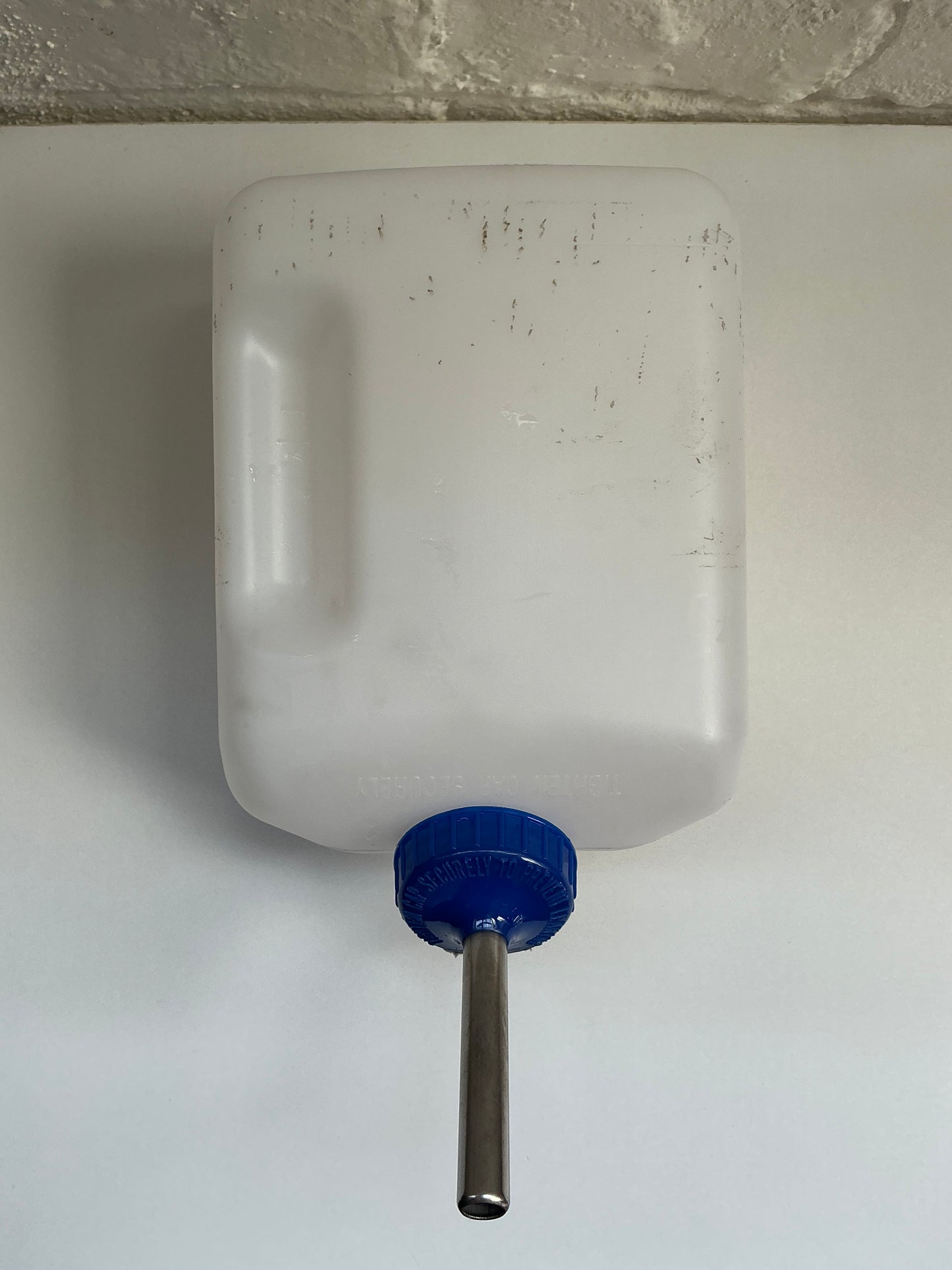 1/2 Gallon No-Drip Water Bottle/Feeder
