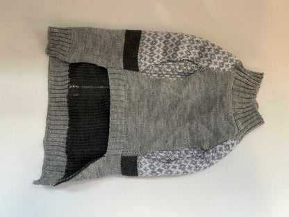 Vibrant Life Knit Gray and White Print Button Slip-on Sweater Size Small