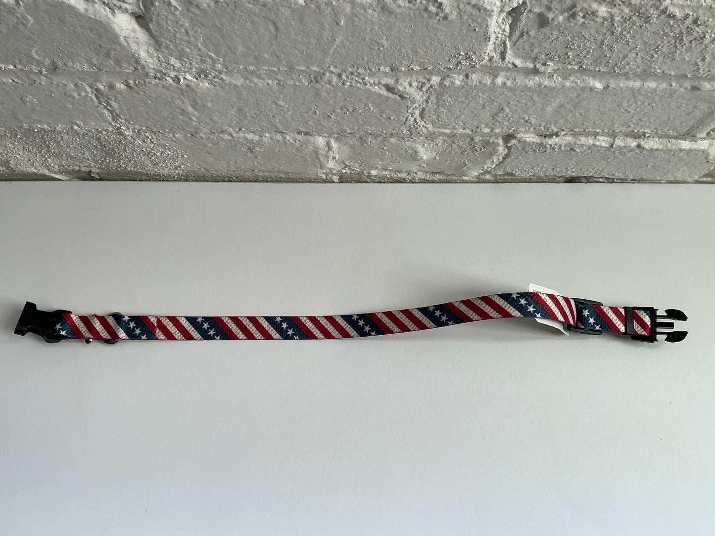 Frisco American Flag Patterned Dog Collar Size Medium 14-20” Neck