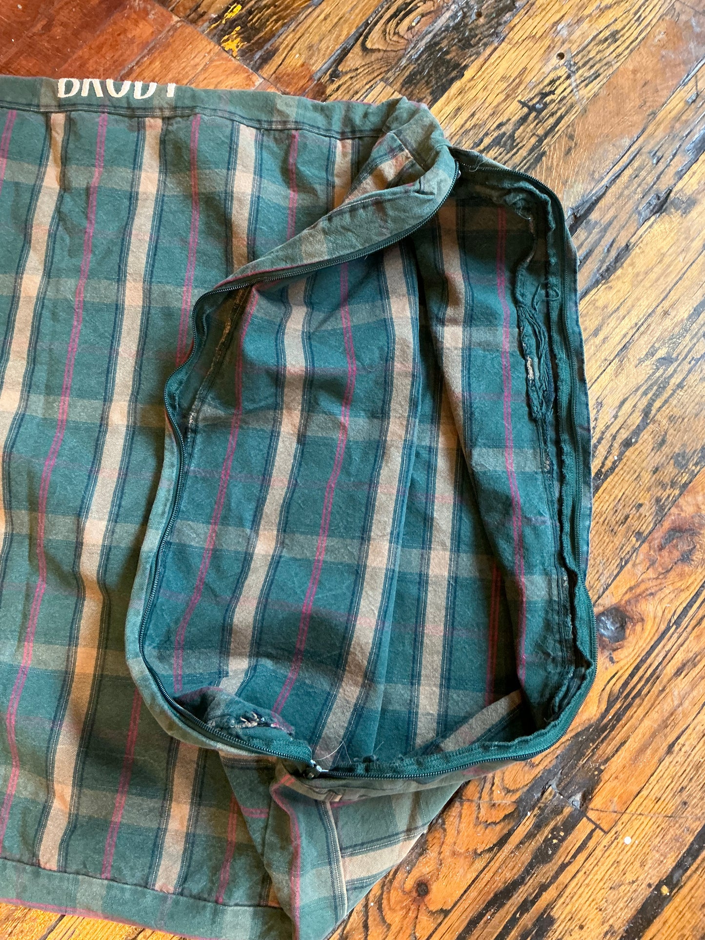 Orvis Plaid Green Heavy Duty Replacement Dog Bed Cover; Name “Brody”Embroidered onto the side