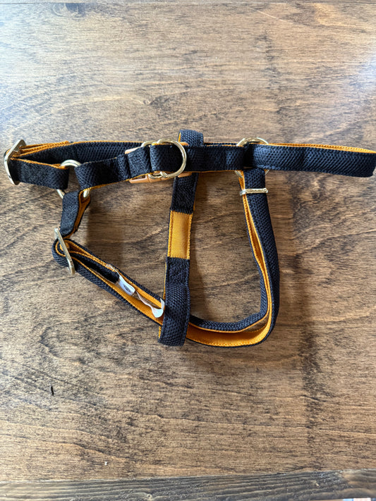 American Kennel Club Black and Gold Mesh Step In Harness Medium