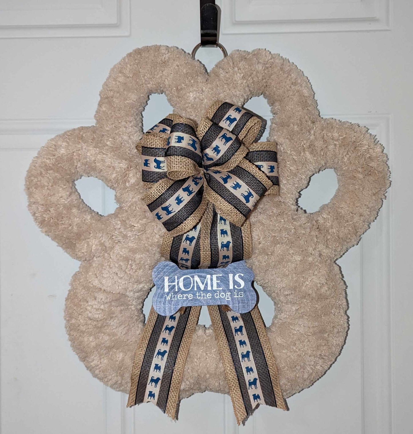 Cream Paw Print Wreath