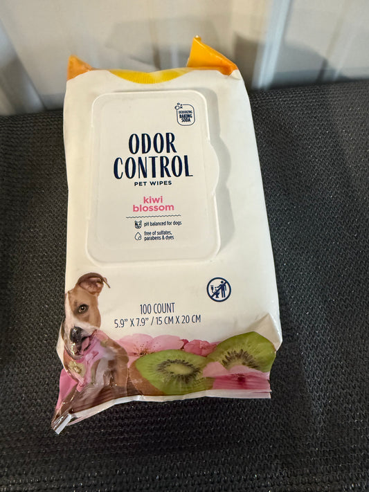 Arm & Hammer for Pets Odor Control Wipes for Dogs, Best Odor Eliminating Waterless Cleaning for Dogs & Puppies | Kiwi Blossom Scent, 100 Count