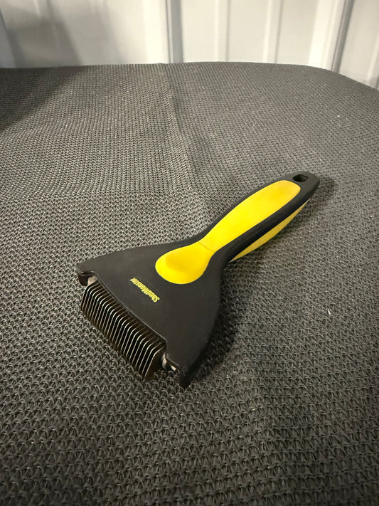 Oster ShedMonster Dog Deshedding Tool for Short Coats