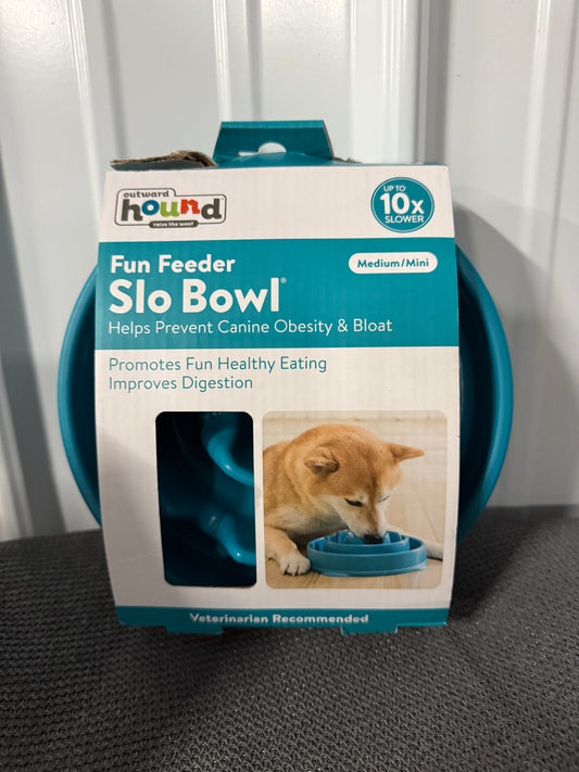 Outward Hound Fun Feeder Slo Bowl, Slow Feeder Dog Bowl, Medium/Mini, Turquoise