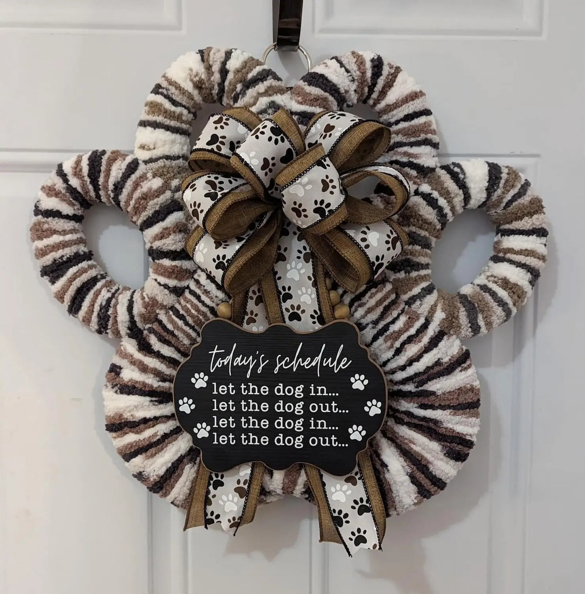 Tricolor Paw Print Wreath Indiana Pet Supply