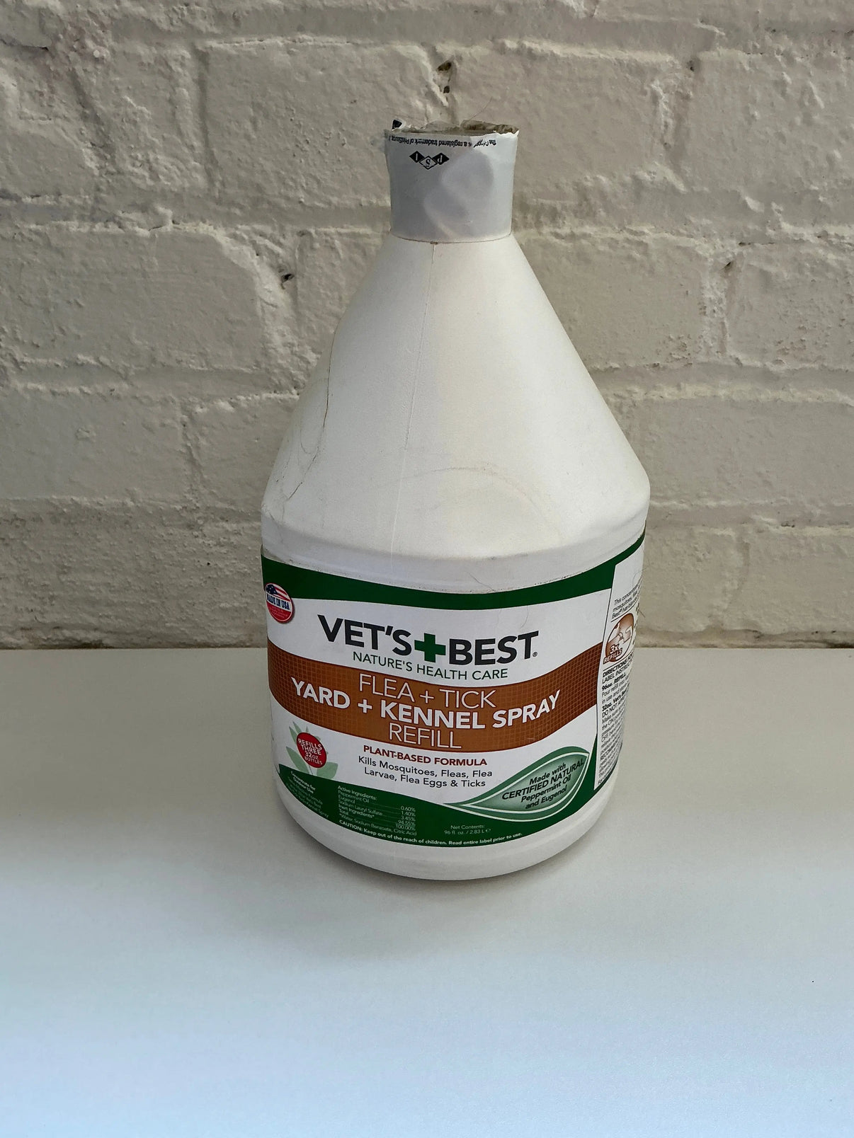 Vet’s Best Flea + Tick Yard + Kennel Spray Refill Indiana Pet Supply